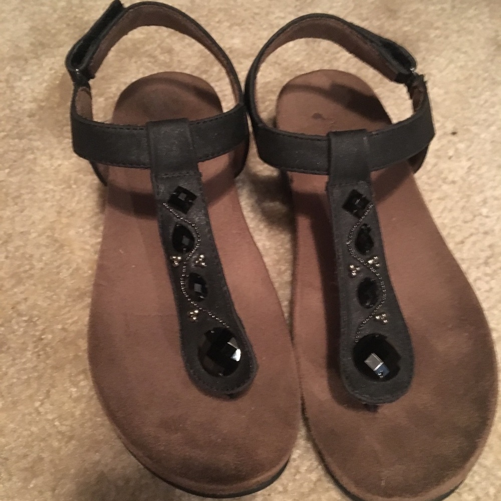 Natural Soul black sandals